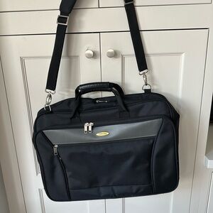 Black Toshiba 17.5 Laptop Case